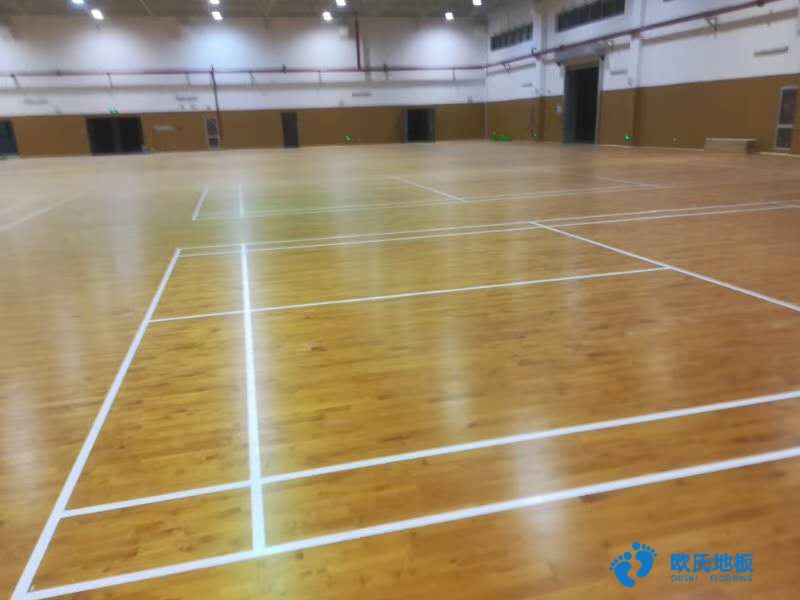 新榮運(yùn)動(dòng)木地板主輔龍骨