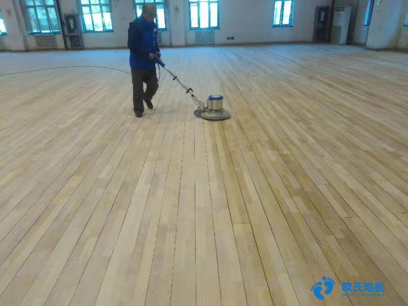 籃球館木地板的清潔和保養(yǎng)