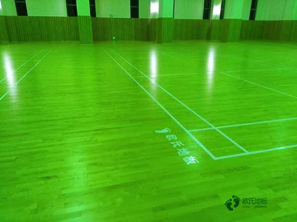 運(yùn)動(dòng)籃球木地板便宜的多少錢一平方米1