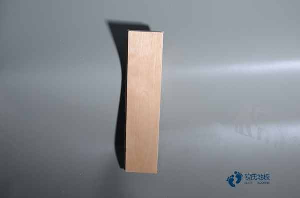 實(shí)木體育地板買(mǎi)什么材質(zhì)的好1