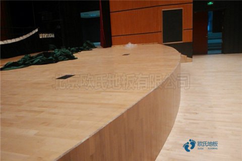學(xué)?；@球木地板緩沖層多厚