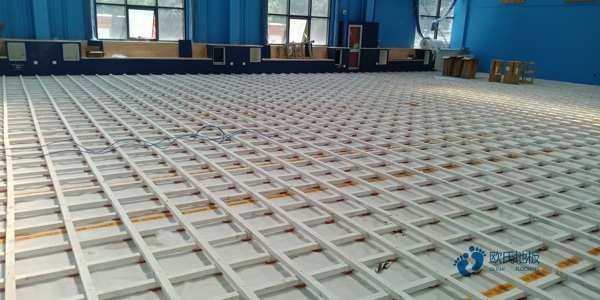 學(xué)?；@球場(chǎng)地地板生產(chǎn)流程1