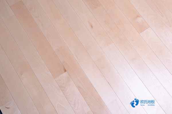 22mm厚體育場地地板行業(yè)品牌3