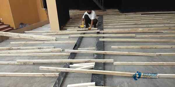 大學(xué)運(yùn)動場地木地板施工流程3