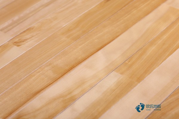 學?；@球場館地板用什么材料好3