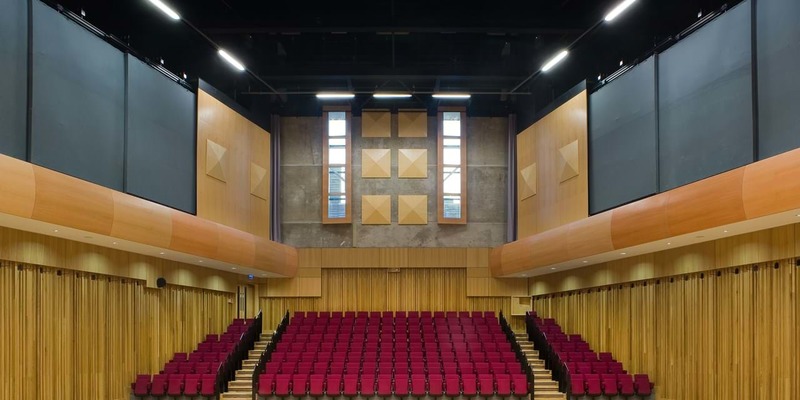 學(xué)校俄勒岡松舞臺(tái)體育場(chǎng)地地板施工單位1