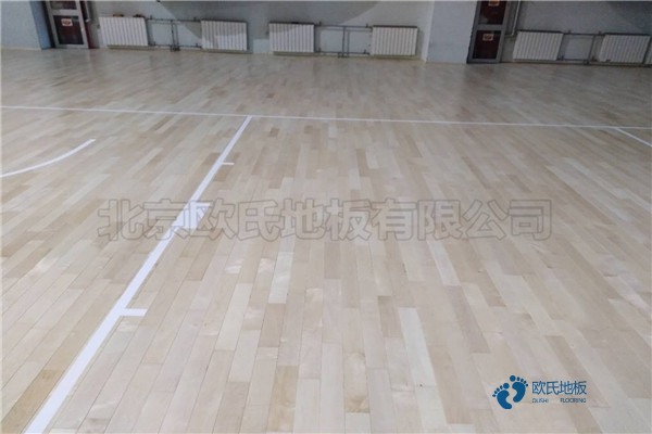 學(xué)?；@球館木地板防潮層3